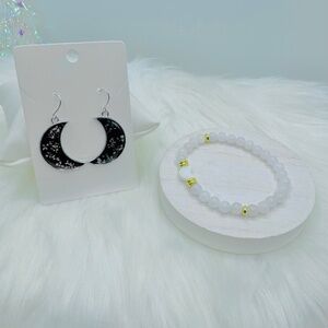 Black floral crescent moon earrings & Crescent moon Snow White beaded bracelet
